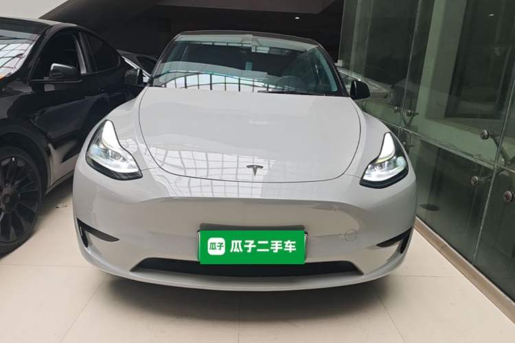 Used Tesla Model Y 2022 Rear-Wheel-Drive Version Front