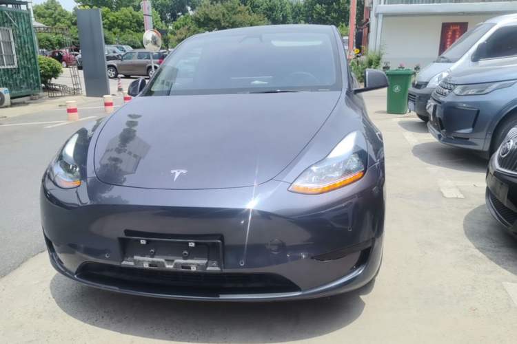 Used Tesla Model Y 2022 Rear-Wheel-Drive Version Front