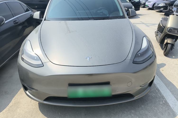 Used Tesla Model Y 2022 Long-Range All-Wheel-Drive Version Front