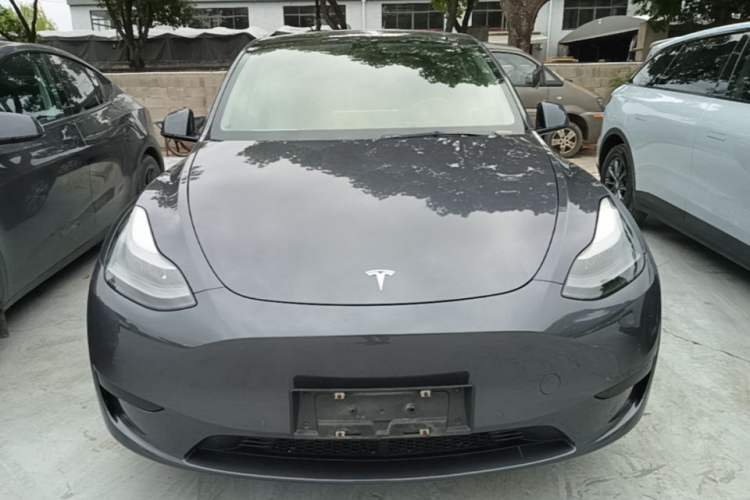 Used Tesla Model Y 2022 Rear-Wheel-Drive Version Front