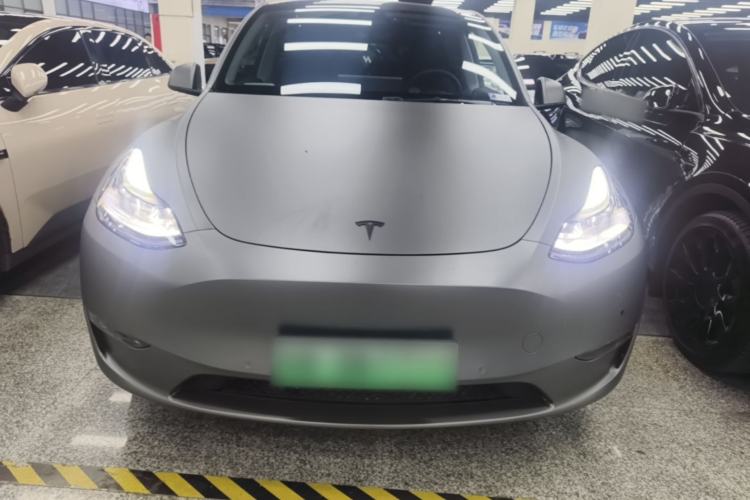 Used Tesla Model Y 2022 Long-Range All-Wheel-Drive Version Front