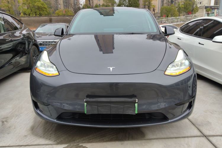 Used Tesla Model Y 2022 Rear-Wheel-Drive Version Front