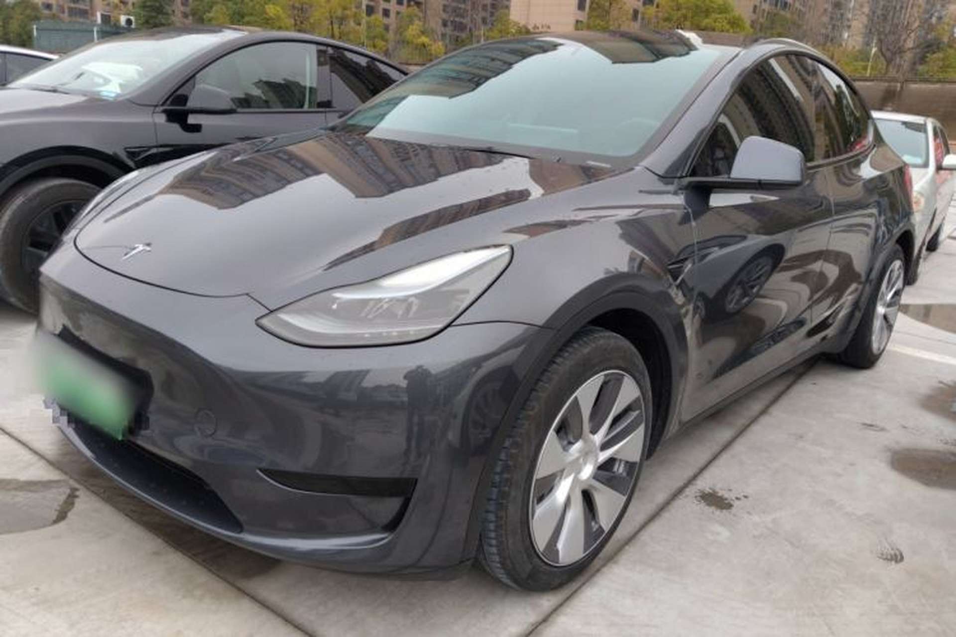 Used Tesla Model Y 2022 Rear-Wheel-Drive Version Front Left 45 Deg