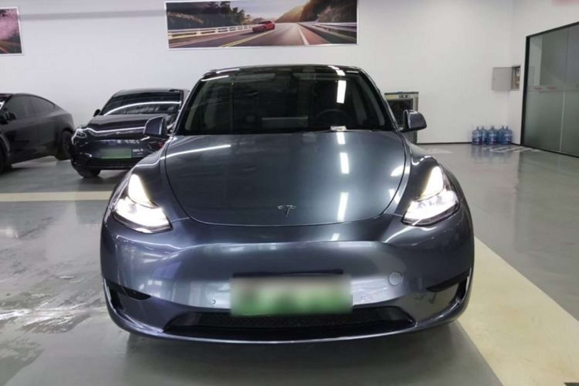 Used Tesla Model Y 2022 Rear-Wheel-Drive Version Front