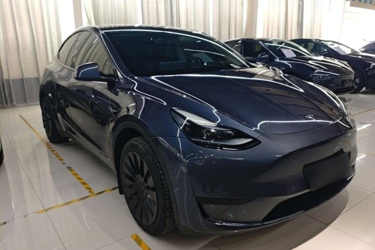 Used Tesla Model Y 2022 Rear-Wheel-Drive Version Front Right 45 Deg
