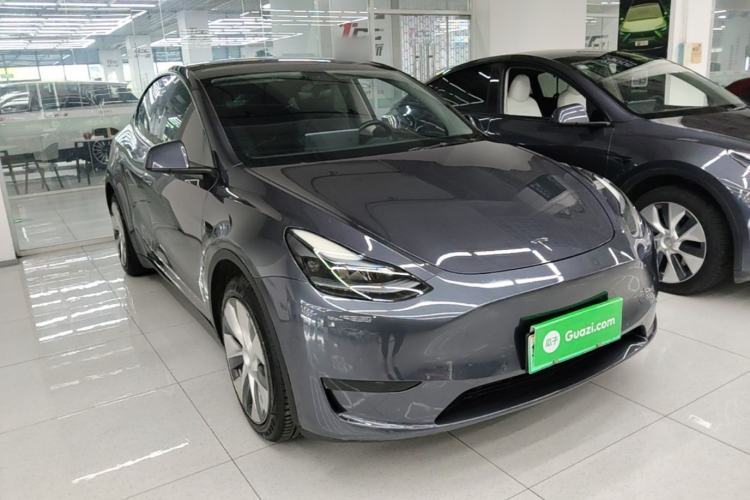 Used Tesla Model Y 2022 Rear-Wheel-Drive Version Front Right 45 Deg