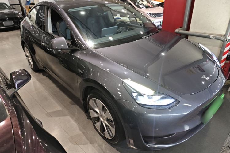 Used Tesla Model Y 2022 Rear-Wheel-Drive Version Front Right 45 Deg