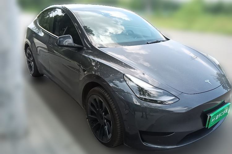 Used Tesla Model Y 2022 Rear-Wheel-Drive Version Front Right 45 Deg