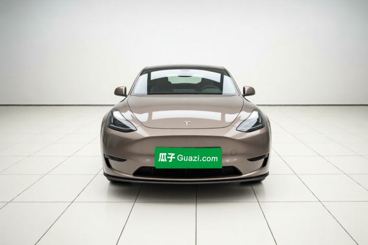 Used Tesla Model Y 2022 Rear-Wheel-Drive Version Front Right 45 Deg