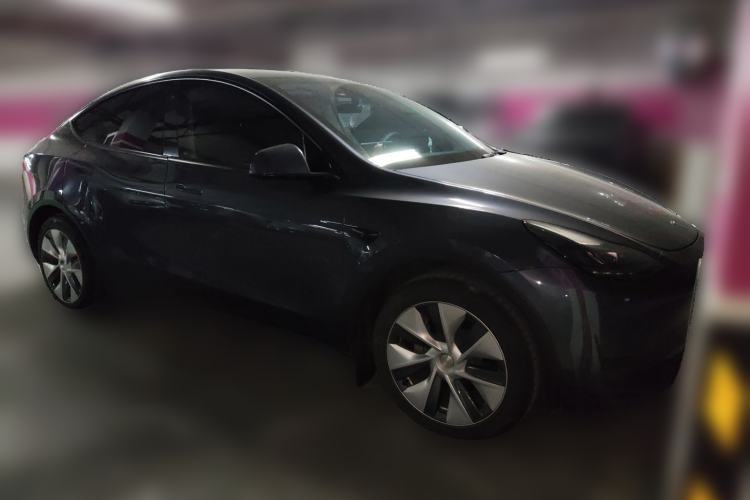 Used Tesla Model Y 2022 Rear-Wheel-Drive Version Front Right 45 Deg