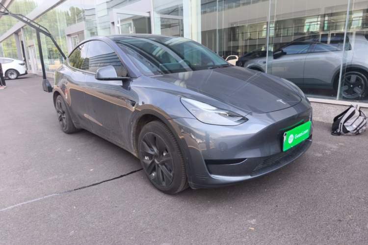 Used Tesla Model Y 2022 Rear-Wheel-Drive Version Front Right 45 Deg
