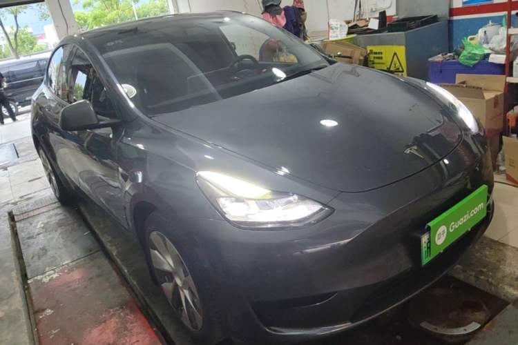 Used Tesla Model Y 2022 Rear-Wheel-Drive Version Front Right 45 Deg
