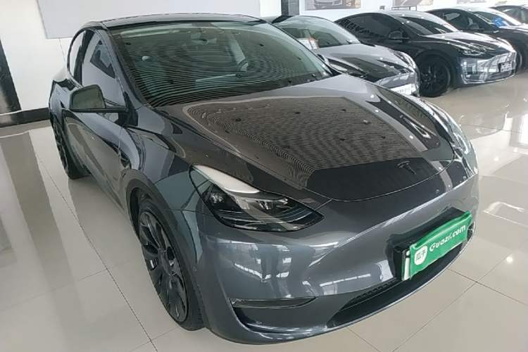 Used Tesla Model Y 2022 Performance High-Performance All-Wheel-Drive Version Front Right 45 Deg