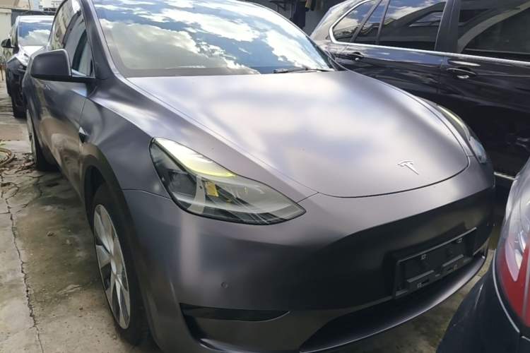 Used Tesla Model Y 2022 Rear-Wheel-Drive Version Front Right 45 Deg