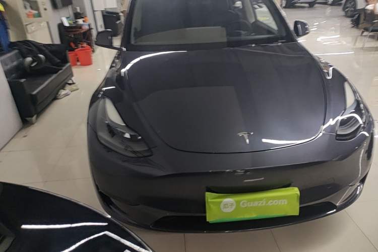 Used Tesla Model Y 2022 Rear-Wheel-Drive Version Front Right 45 Deg