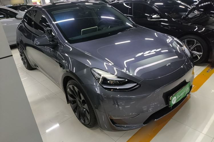Used Tesla Model Y 2022 Performance High-Performance All-Wheel-Drive Version Front Right 45 Deg