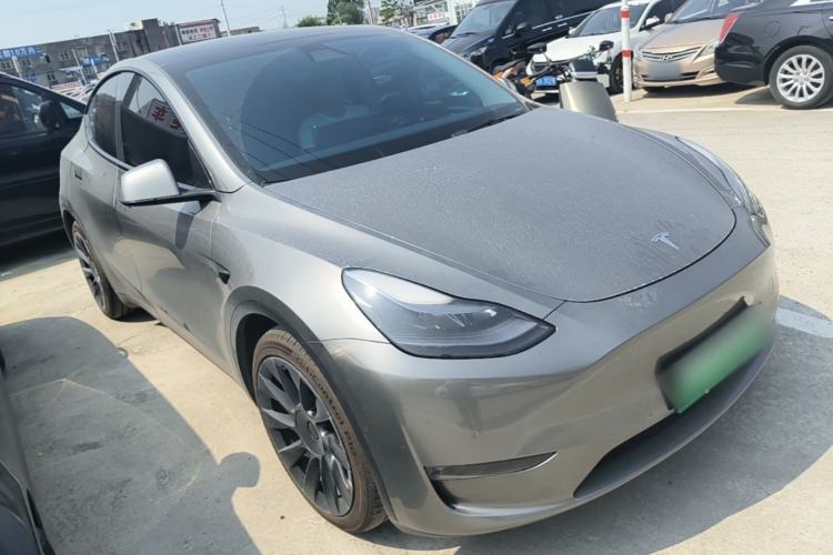 Used Tesla Model Y 2022 Long-Range All-Wheel-Drive Version Front Right 45 Deg