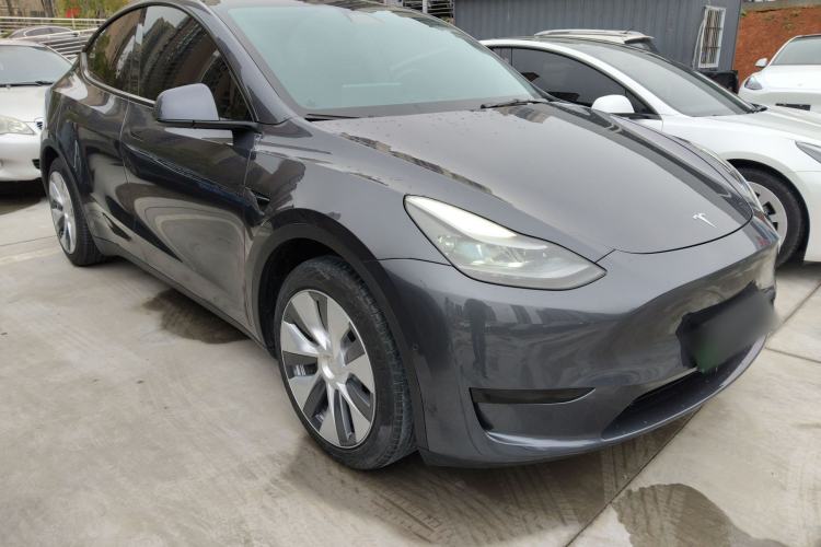 Used Tesla Model Y 2022 Rear-Wheel-Drive Version Front Right 45 Deg