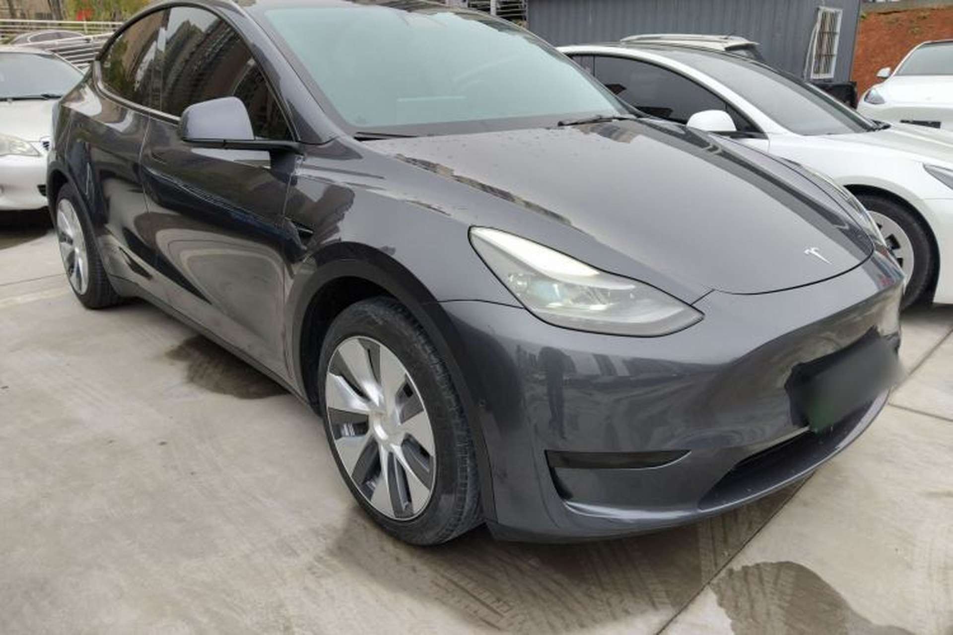 Used Tesla Model Y 2022 Rear-Wheel-Drive Version Front Right 45 Deg