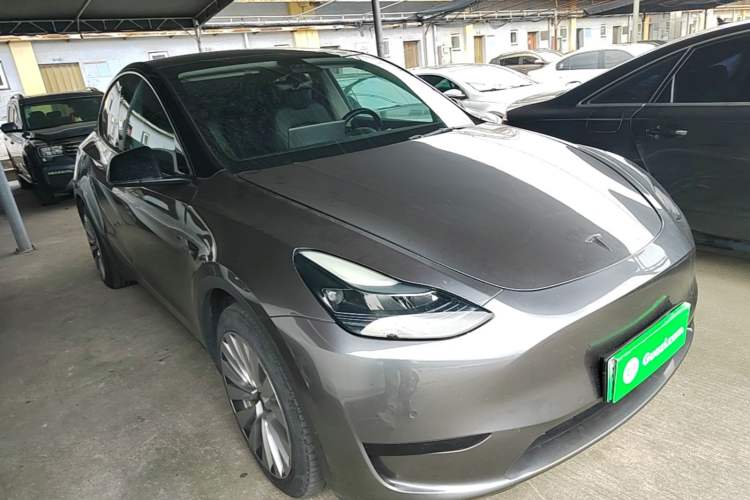 Used Tesla Model Y 2022 Rear-Wheel-Drive Version Front Right 45 Deg
