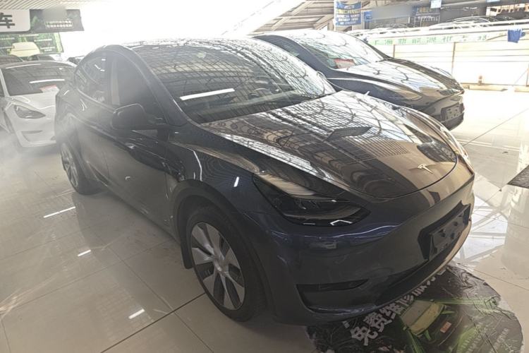 Used Tesla Model Y 2022 Rear-Wheel-Drive Version Front Right 45 Deg