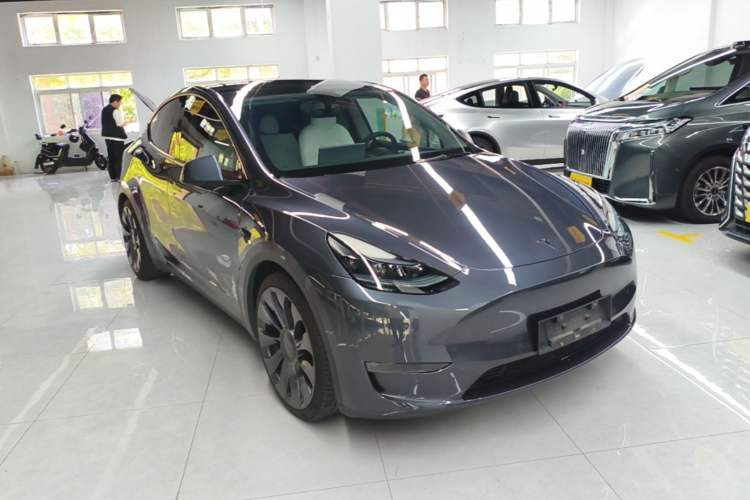 Used Tesla Model Y 2022 Performance High-Performance All-Wheel-Drive Version Front Right 45 Deg