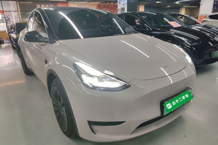 Used Tesla Model Y 2022 Rear-Wheel-Drive Version Front Right 45 Deg