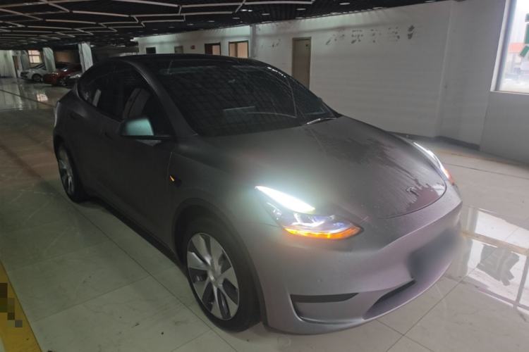 Used Tesla Model Y 2022 Rear-Wheel-Drive Version Front Right 45 Deg