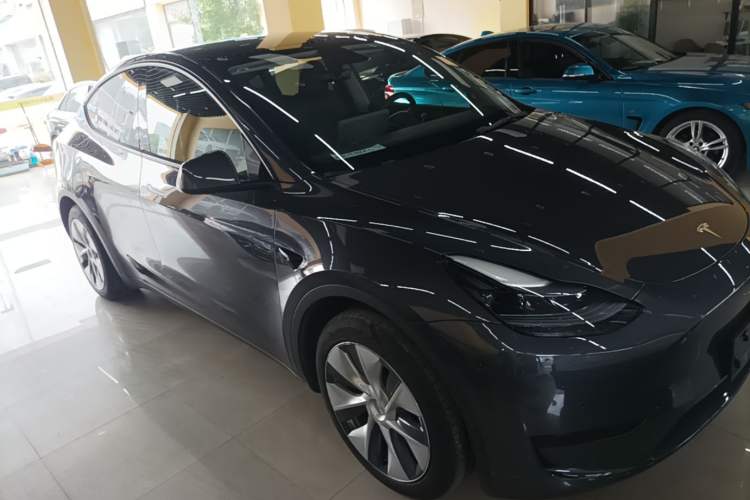 Used Tesla Model Y 2022 Revised Version Rear-Wheel Drive Front Right 45 Deg