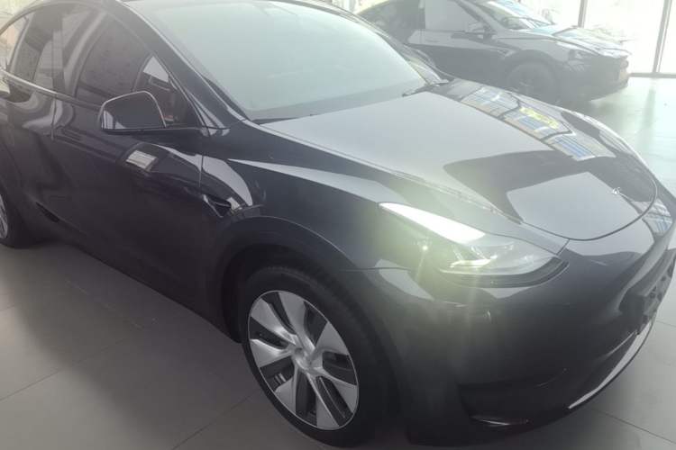 Used Tesla Model Y 2022 Revised Version Rear-Wheel Drive Front Right 45 Deg