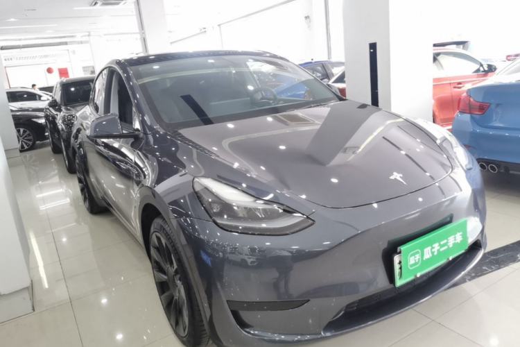Used Tesla Model Y 2022 Rear-Wheel-Drive Version Front Right 45 Deg