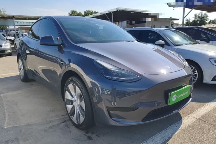 Used Tesla Model Y 2022 Rear-Wheel-Drive Version Front Right 45 Deg