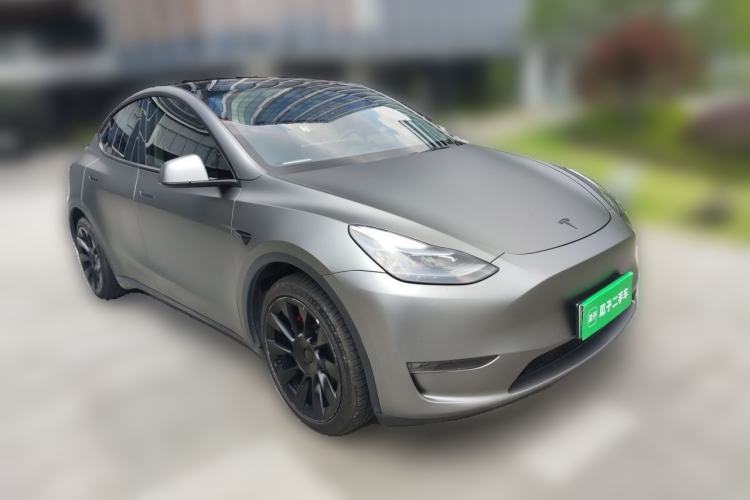 Used Tesla Model Y 2022 Long-Range All-Wheel-Drive Version Front Right 45 Deg
