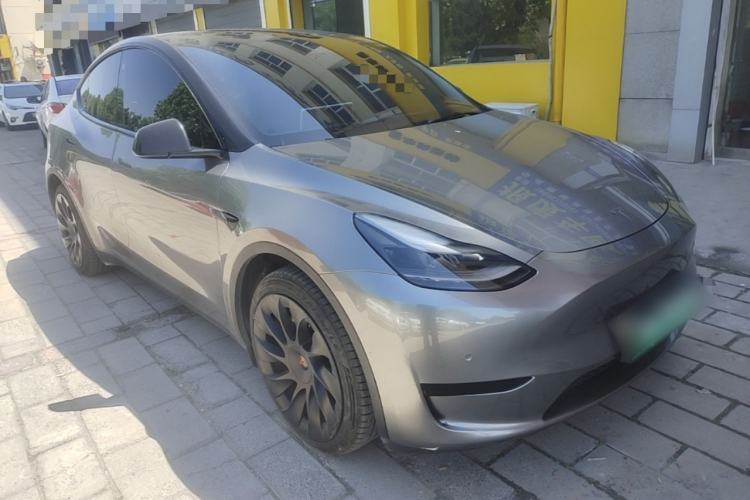 Used Tesla Model Y 2022 Rear-Wheel-Drive Version Front Right 45 Deg