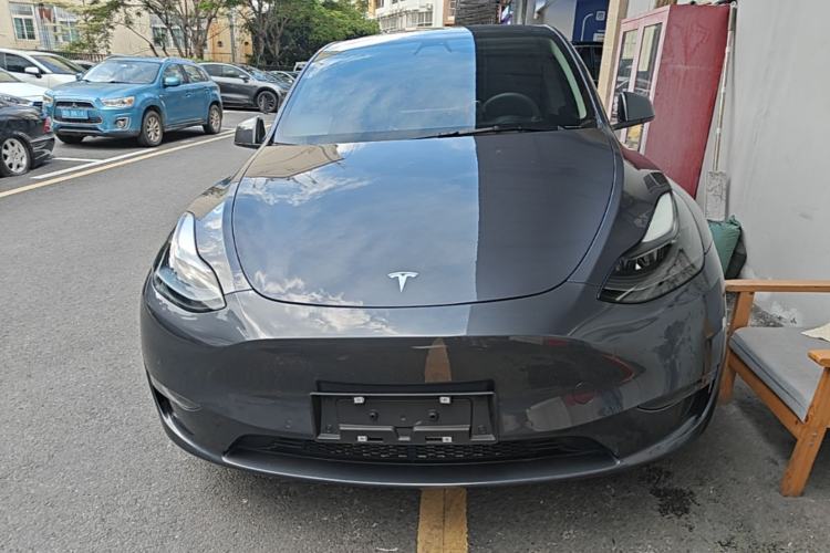 Used Tesla Model Y 2022 Long-Range All-Wheel-Drive Version Front