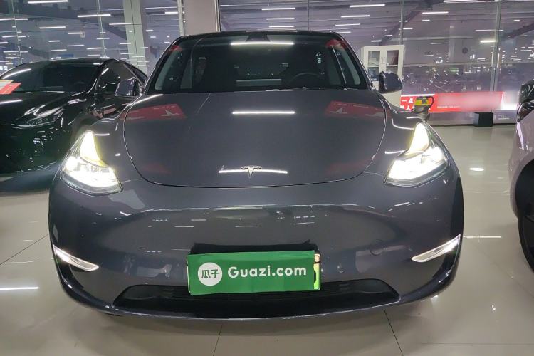 Used Tesla Model Y 2022 Long-Range All-Wheel-Drive Version Front
