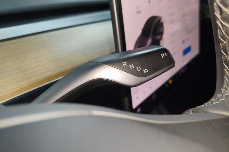 Used Tesla Model Y 2022 Revised Version Rear-Wheel Drive Gear Lever
