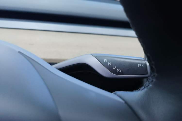 Used Tesla Model Y 2022 Performance High-Performance All-Wheel-Drive Version Gear Lever