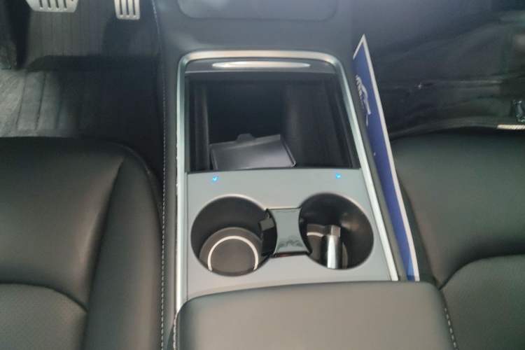 Used Tesla Model Y 2022 Performance High-Performance All-Wheel-Drive Version Gear Lever
