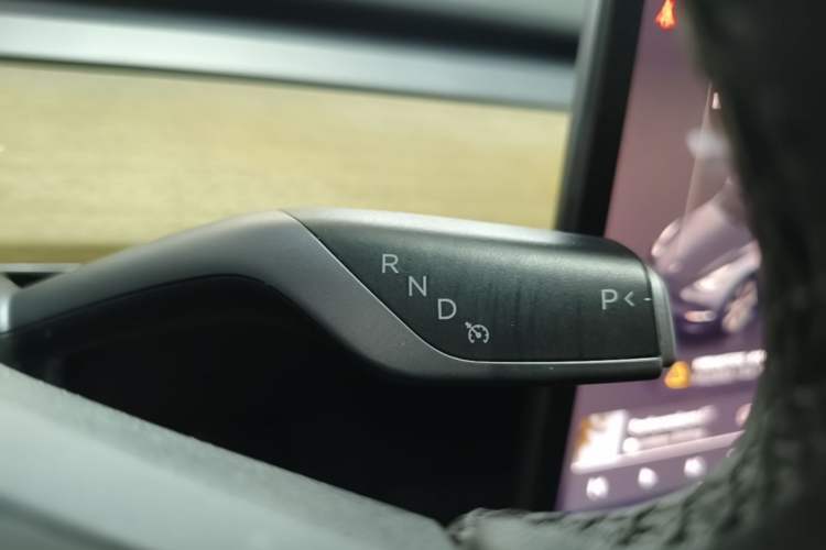 Used Tesla Model Y 2022 Revised Version Rear-Wheel Drive Gear Lever