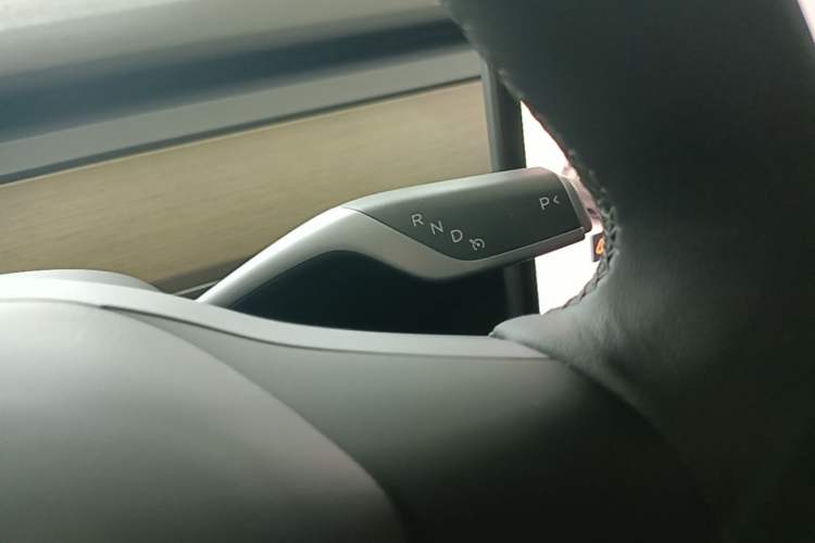 Used Tesla Model Y 2022 Revised Version Rear-Wheel Drive Gear Lever