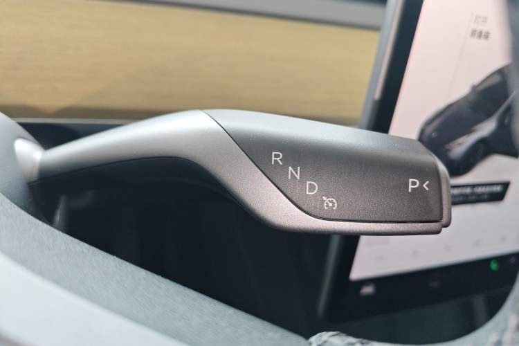 Used Tesla Model Y 2022 Revised Version Rear-Wheel Drive Gear Lever