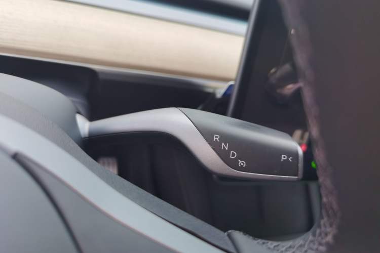 Used Tesla Model Y 2022 Performance High-Performance All-Wheel-Drive Version Gear Lever