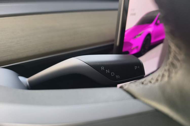 Used Tesla Model Y 2022 Performance High-Performance All-Wheel-Drive Version Gear Lever