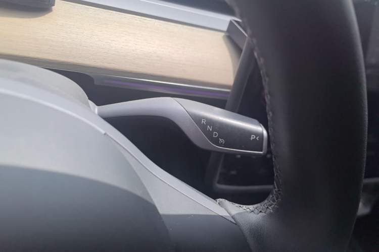 Used Tesla Model Y 2022 Revised Version Rear-Wheel Drive Gear Lever