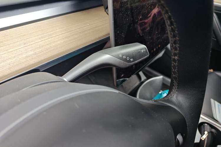 Used Tesla Model Y 2022 Revised Version Rear-Wheel Drive Gear Lever