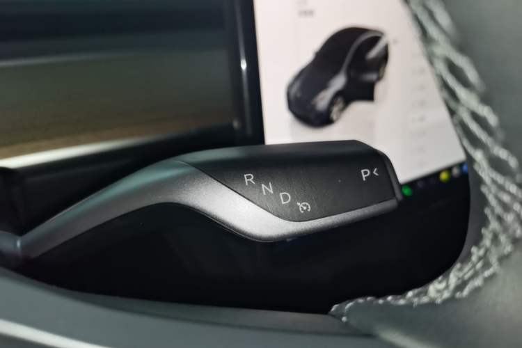 Used Tesla Model Y 2022 Revised Version Rear-Wheel Drive Gear Lever