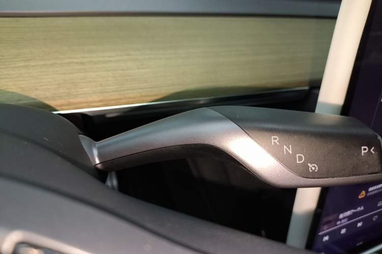 Used Tesla Model Y 2022 Performance High-Performance All-Wheel-Drive Version Gear Lever