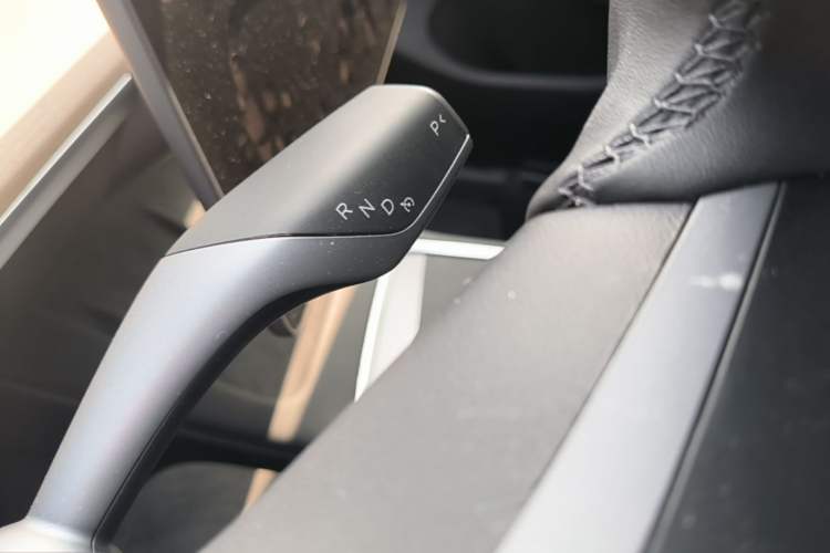 Used Tesla Model Y 2022 Long-Range All-Wheel-Drive Version Gear Lever