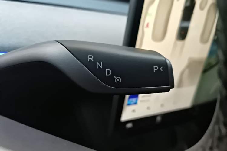 Used Tesla Model Y 2022 Long-Range All-Wheel-Drive Version Gear Lever